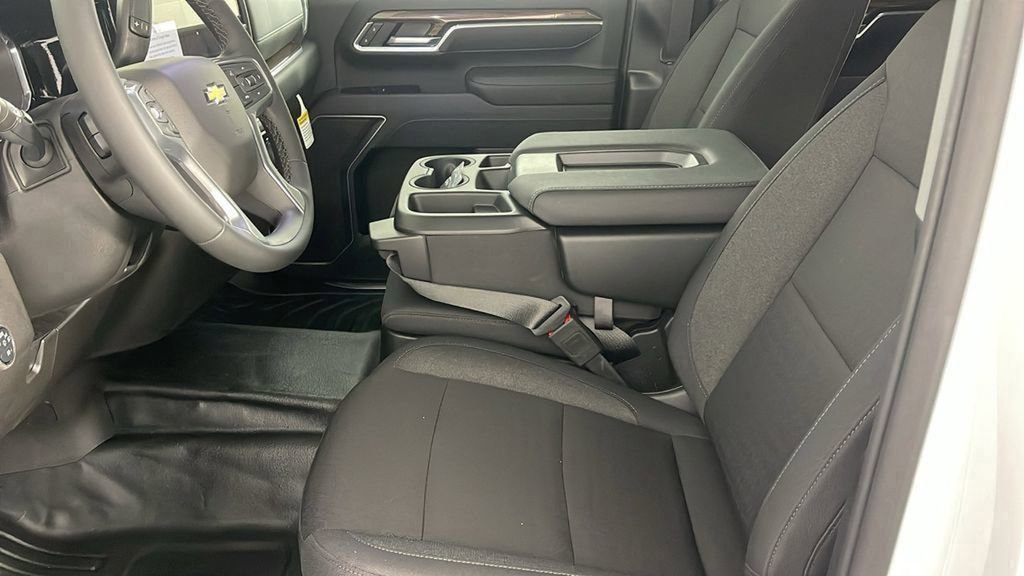 New 2025 Chevrolet Silverado 2500 LT w/ Convenience Package image 21