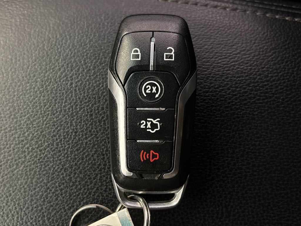 Used 2017 Ford Explorer XLT w/ Equipment Group 202A FWD image 31