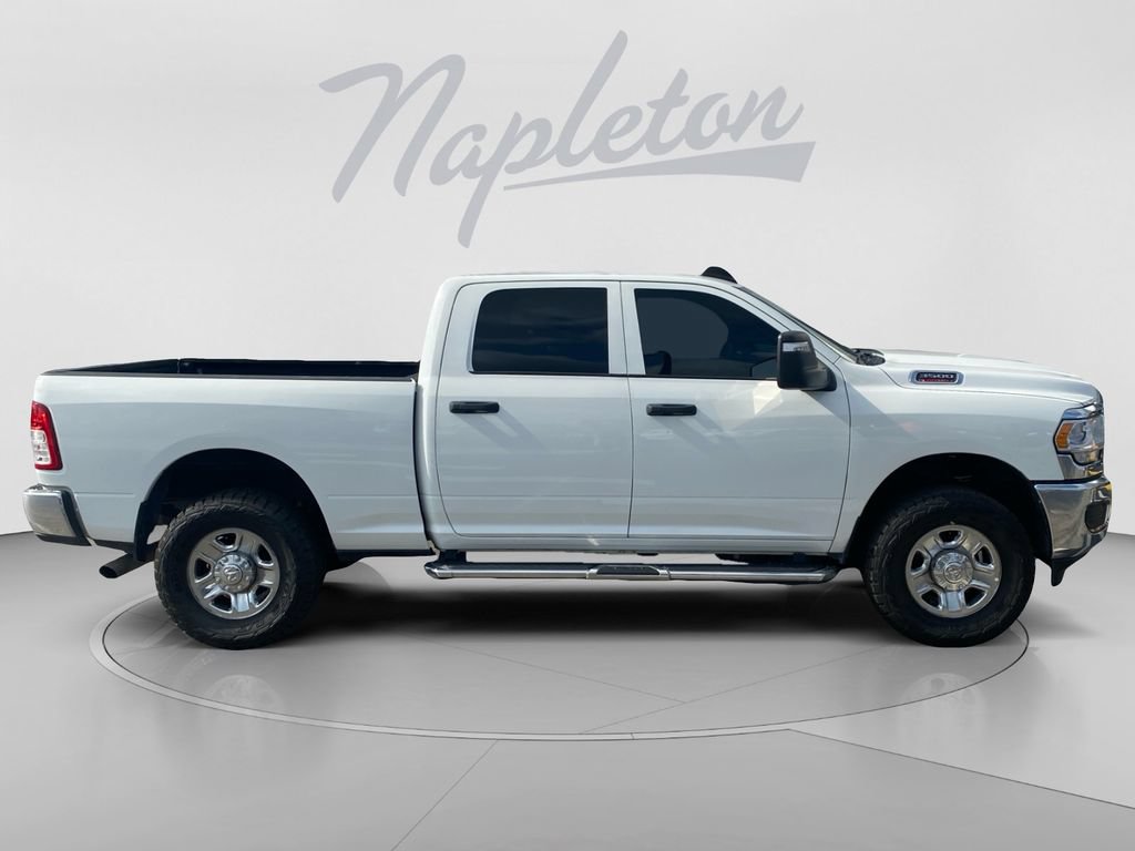 Used 2024 RAM 3500 Tradesman w/ Chrome Appearance Group AWD/4WD image 7