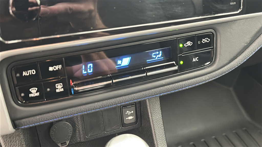Used 2019 Toyota Corolla SE FWD image 20