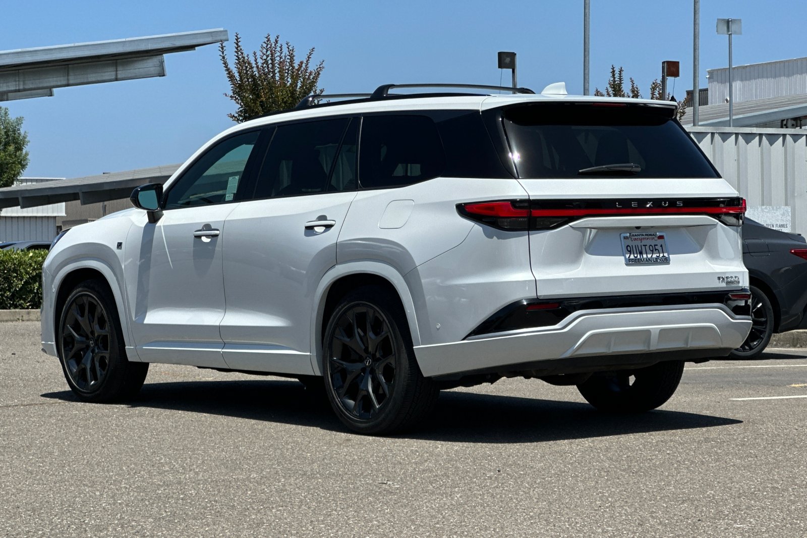 Certified 2025 Lexus TX 500h AWD image 6