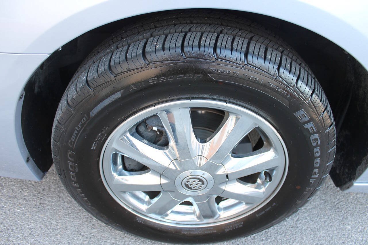 Used 2005 Buick LaCrosse CXL w/ Gold Convenience Package FWD image 10