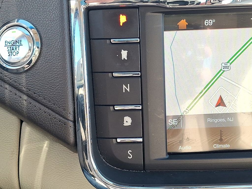 Used 2018 Lincoln Continental Reserve w/ Continental Climate Package image 17