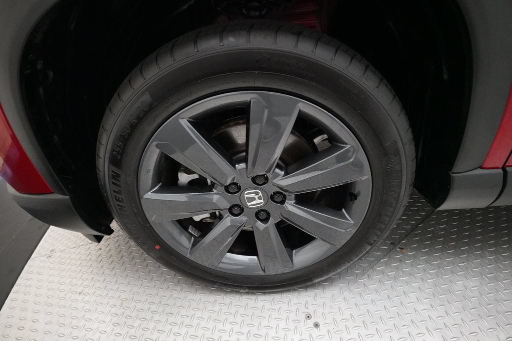 Certified 2025 Honda Pilot Sport image 26