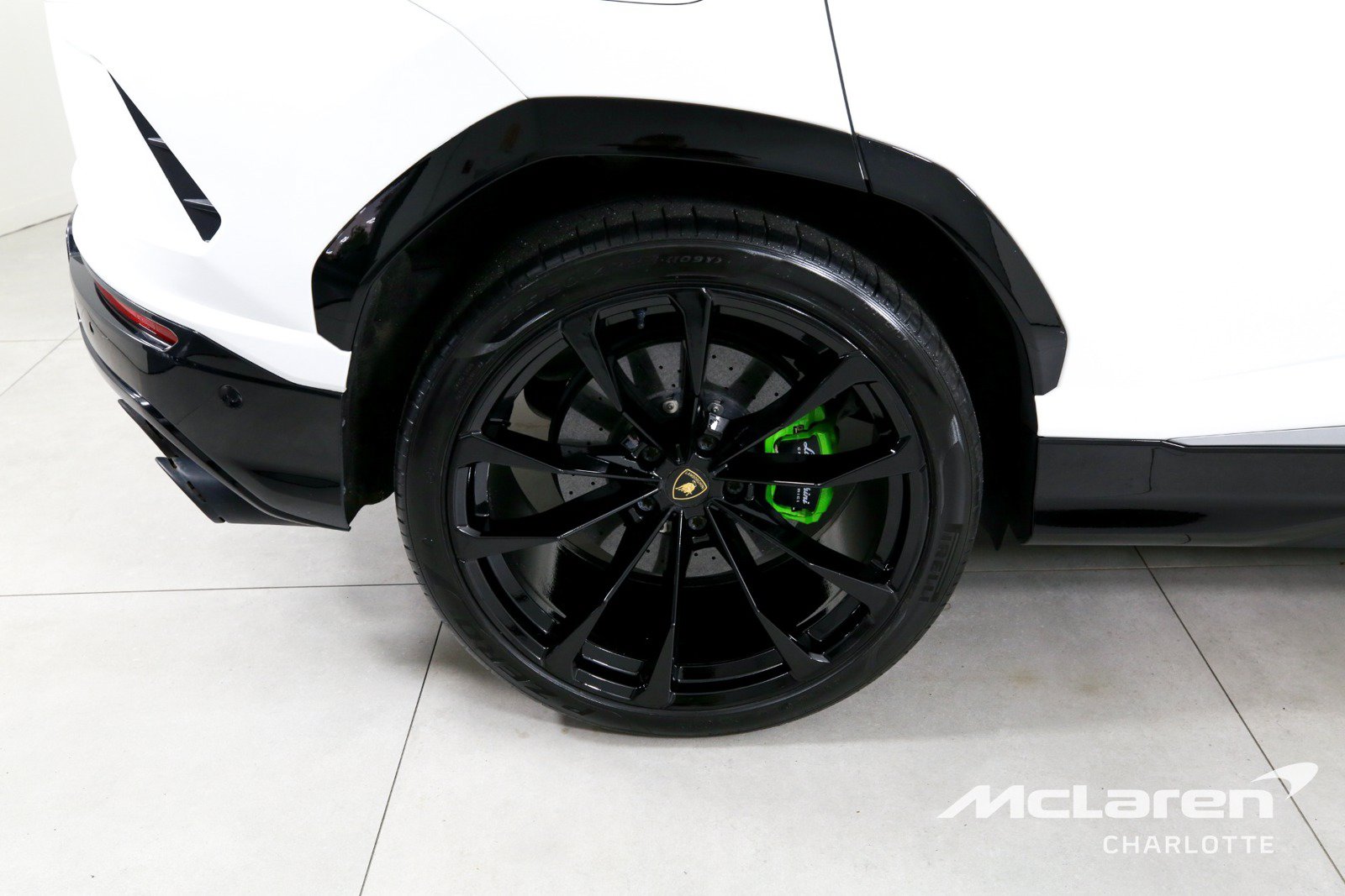 Used 2019 Lamborghini Urus AWD/4WD image 32