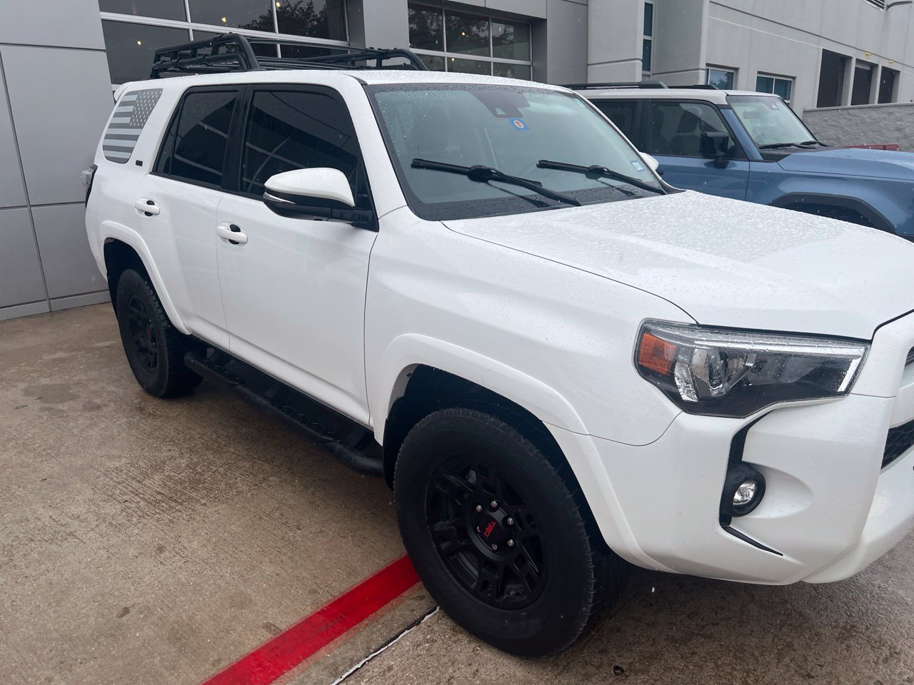 Used 2022 Toyota 4Runner SR5 Premium w/ Moonroof Package AWD/4WD image 4