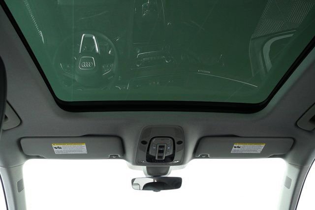 Used 2023 Audi Q5 e Premium Plus w/ Premium Plus Package image 19