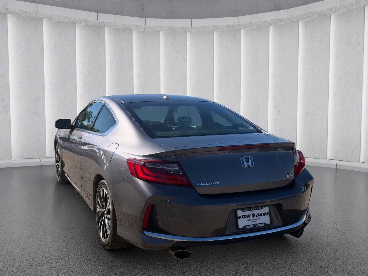 Used 2017 Honda Accord EX-L image 3