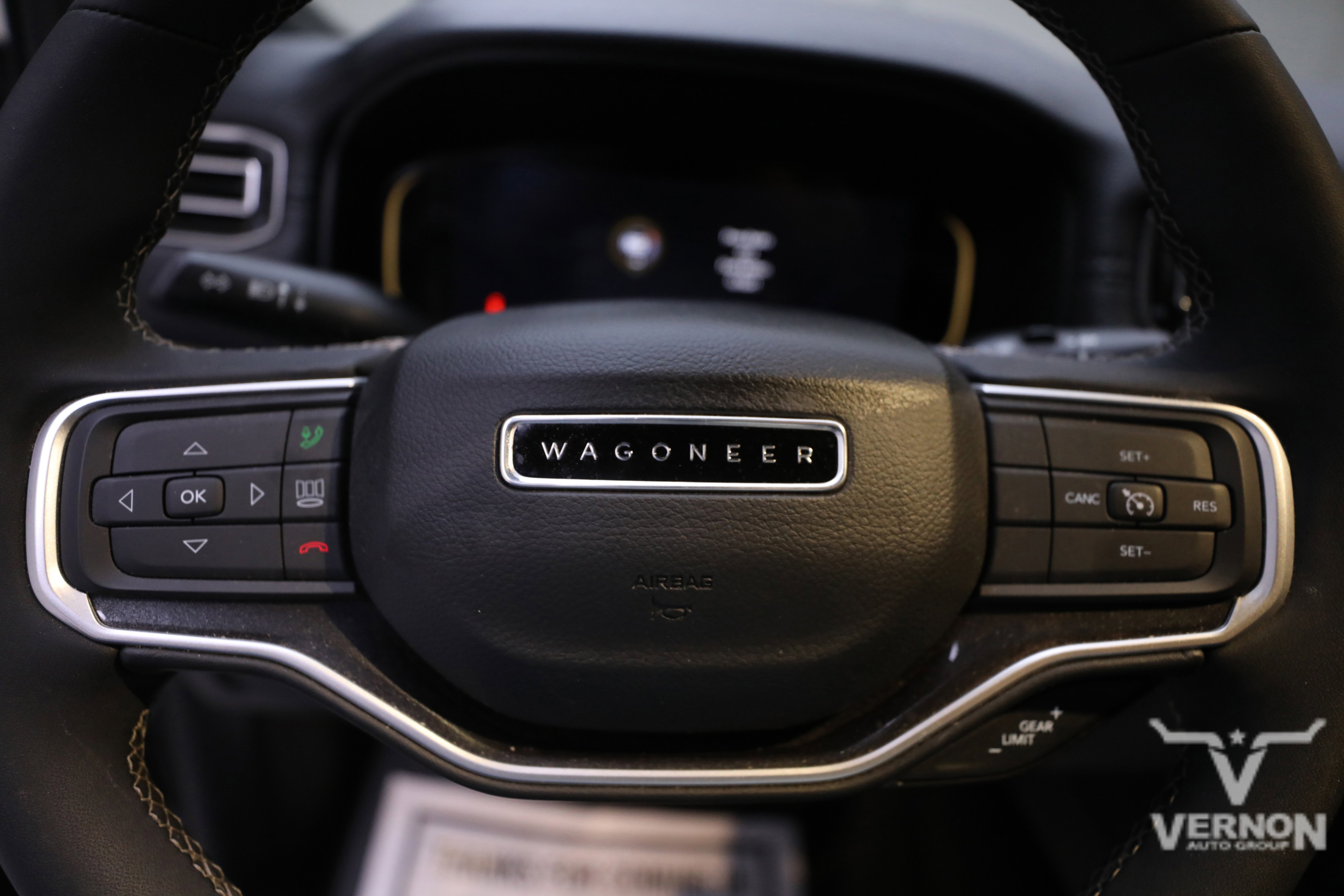 Used 2024 Jeep Wagoneer 4WD w/ HD Trailer Tow Package image 21