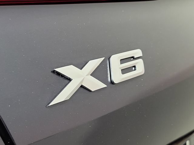 Used 2022 BMW X6 xDrive40i w/ M Sport Package AWD/4WD image 6