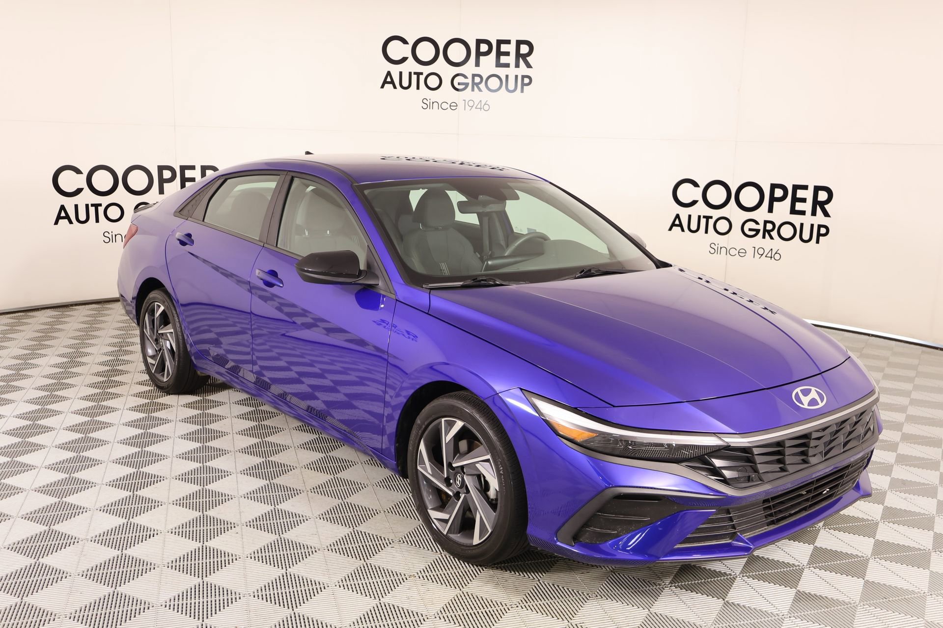 Used 2025 Hyundai Elantra Sport image 1