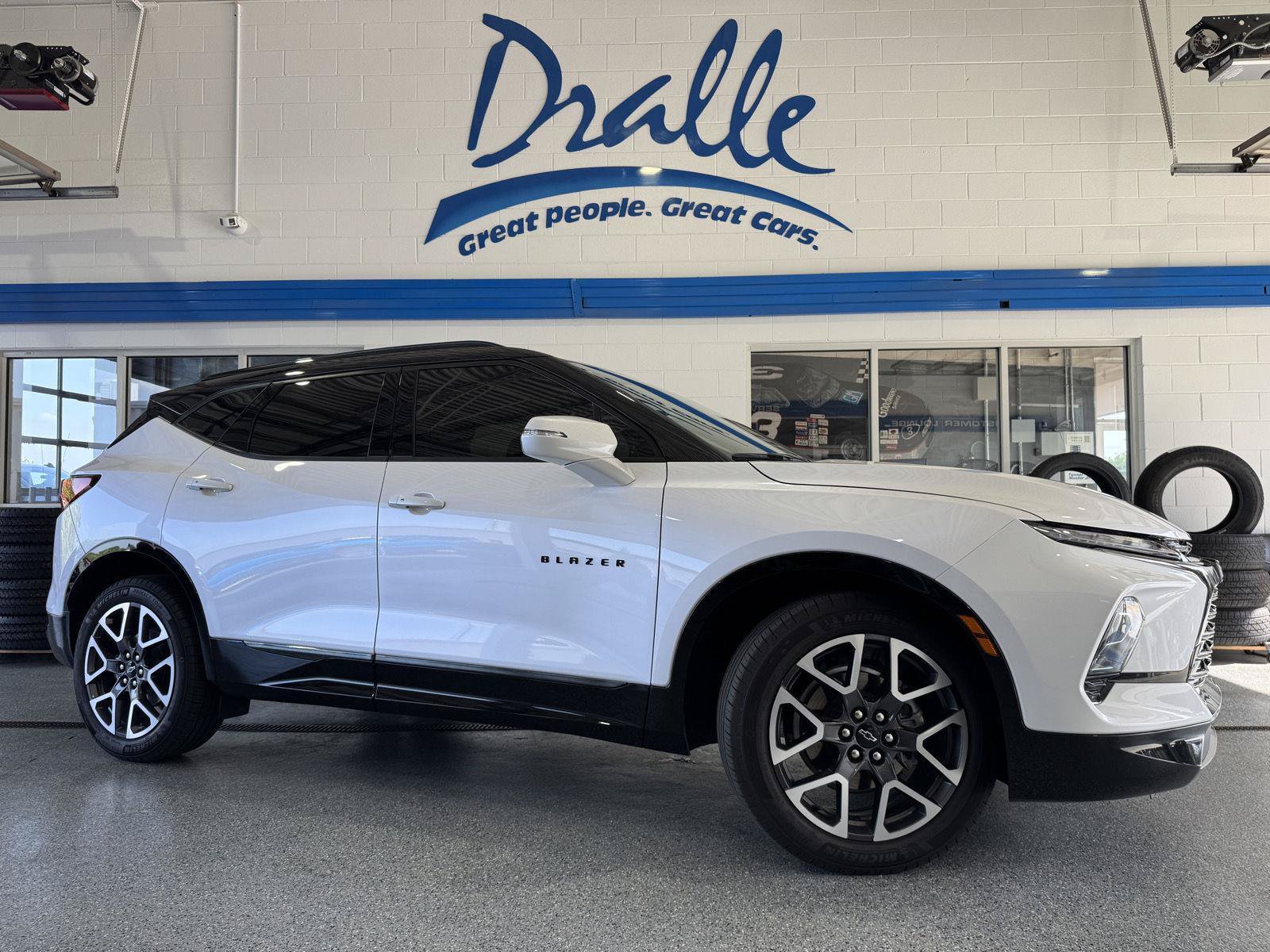 Used 2025 Chevrolet Blazer RS w/ Enhanced Convenience Package AWD/4WD image 1