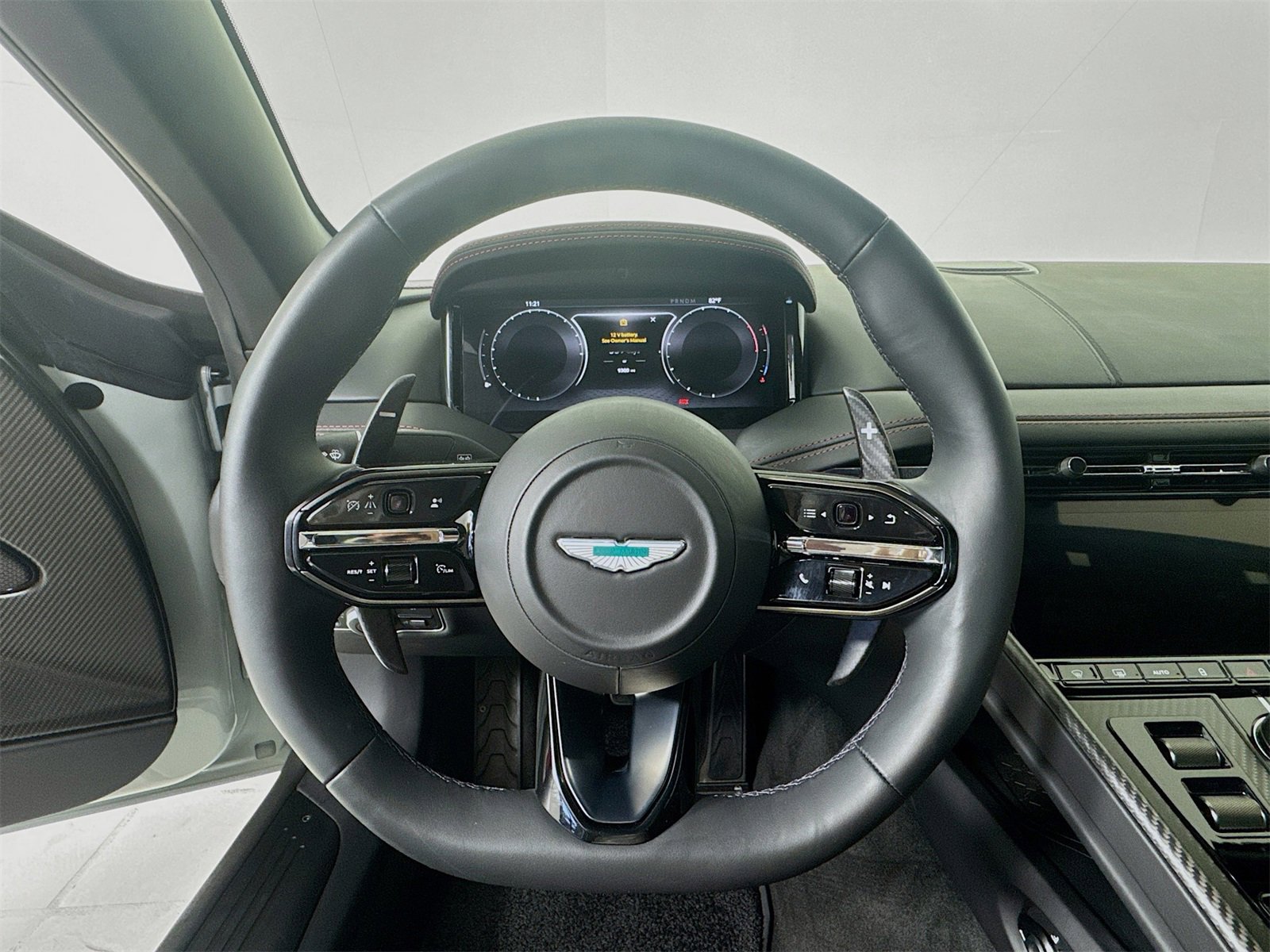 Used 2025 Aston Martin DB12 Convertible image 11