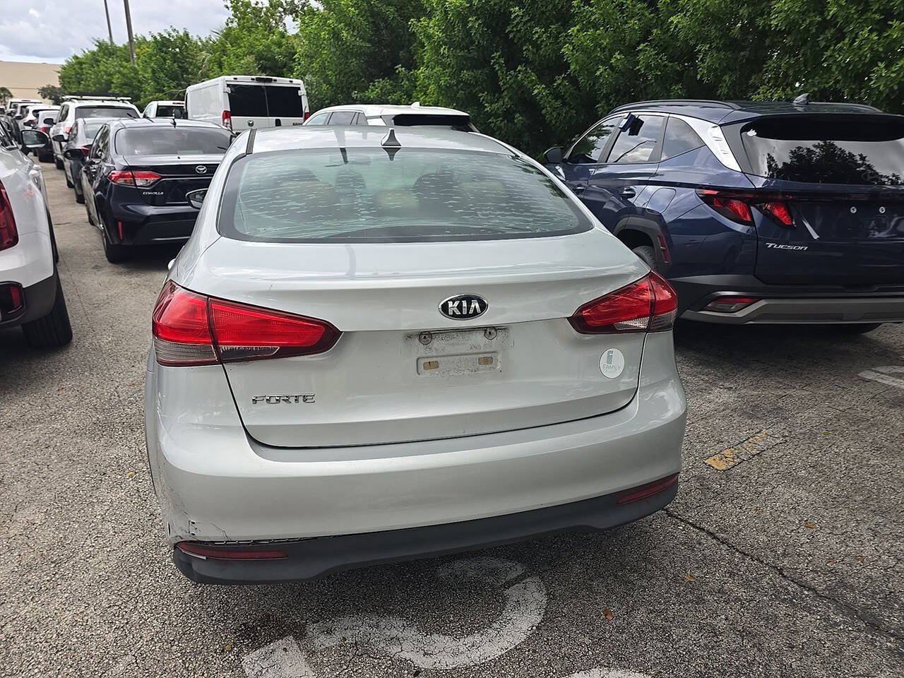 Used 2017 Kia Forte LX FWD image 2