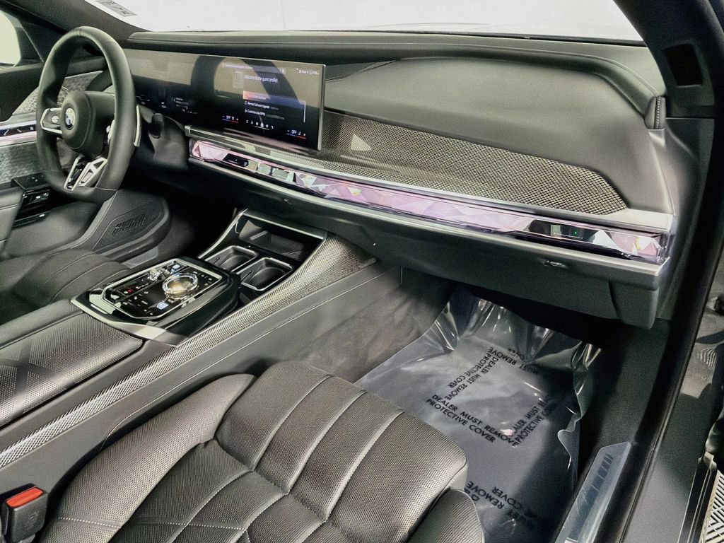 Used 2023 BMW 760i xDrive w/ Luxury Rear Seating Package AWD/4WD image 30