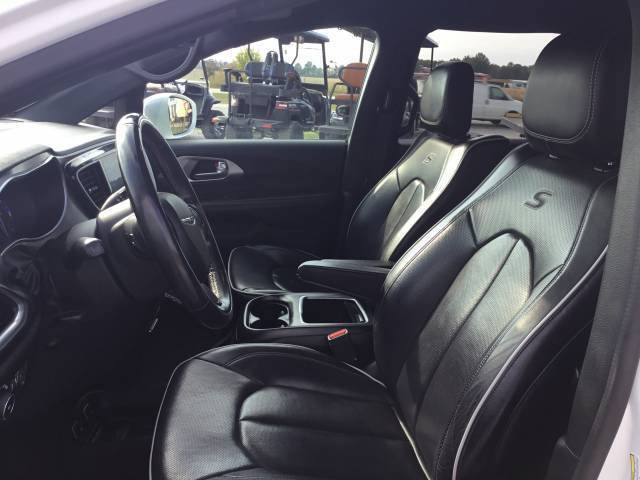 Used 2018 Chrysler Pacifica Limited w/ Advanced Safetytec Group image 15