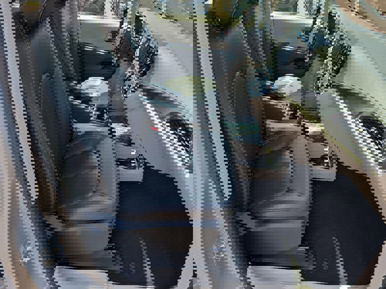 Used 2023 Chrysler Pacifica Touring-L FWD image 10