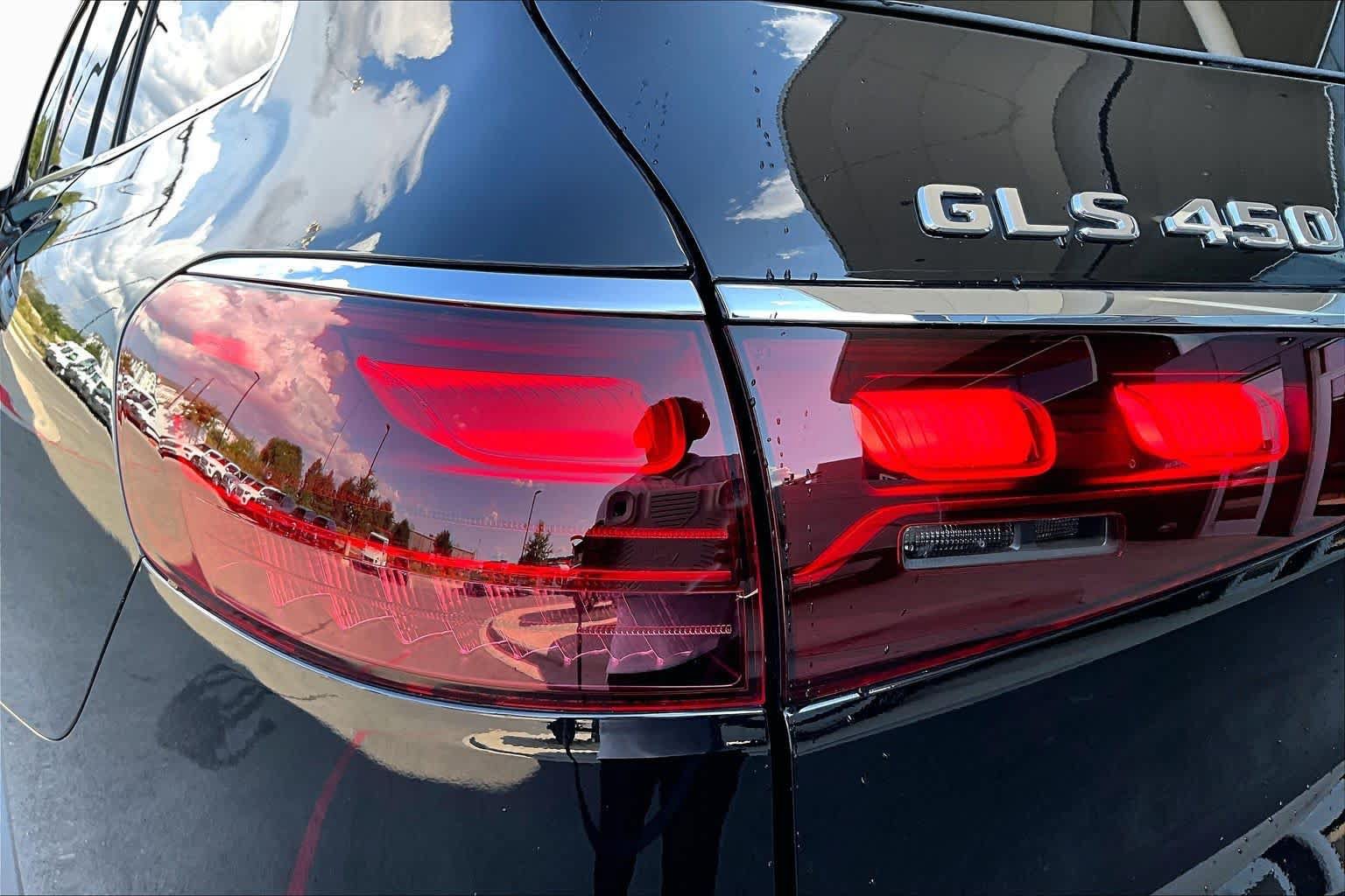Used 2024 Mercedes-Benz GLS 450 4MATIC image 28