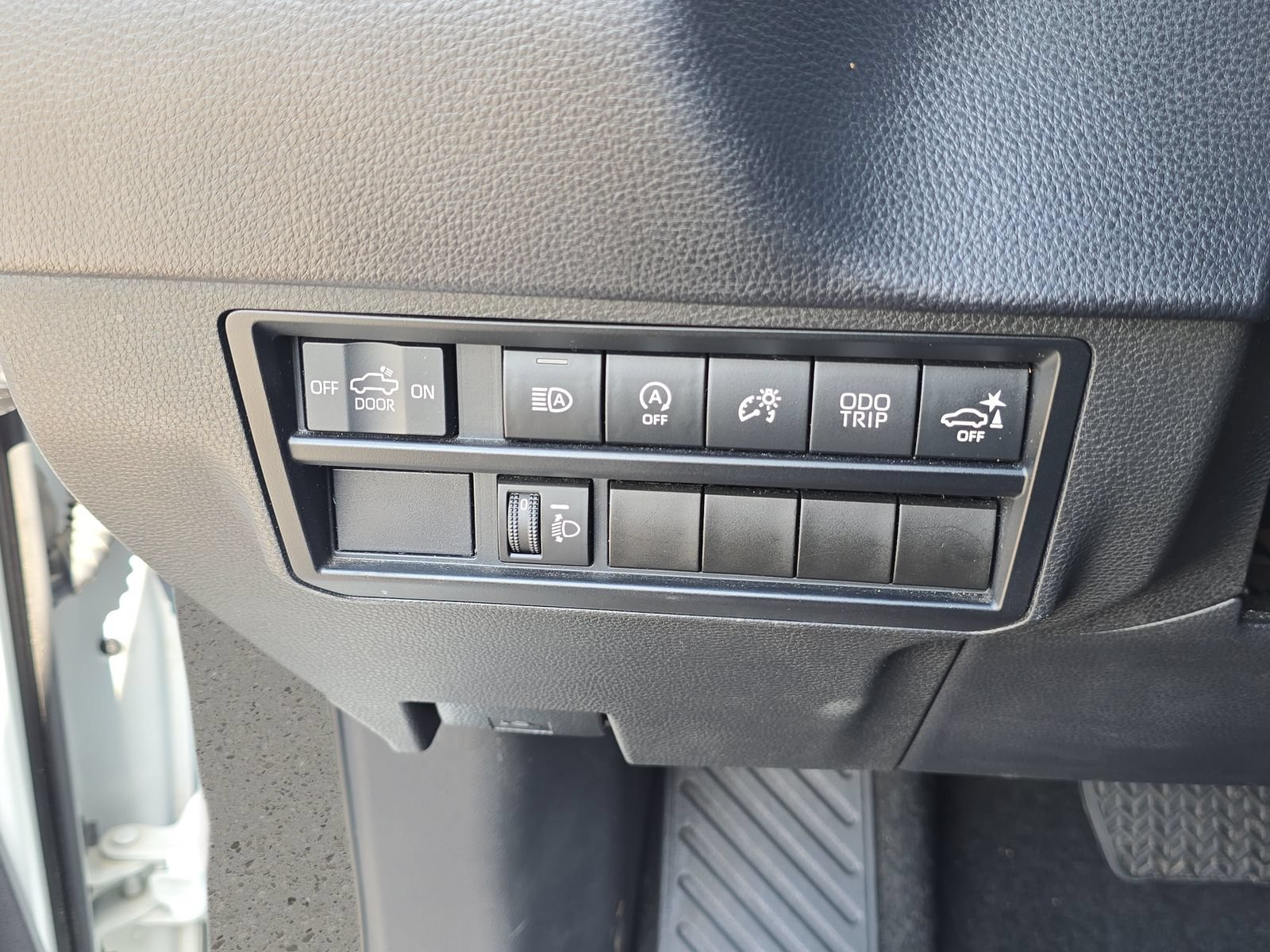 Used 2022 Toyota Tundra SR5 w/ Convenience Package RWD image 25