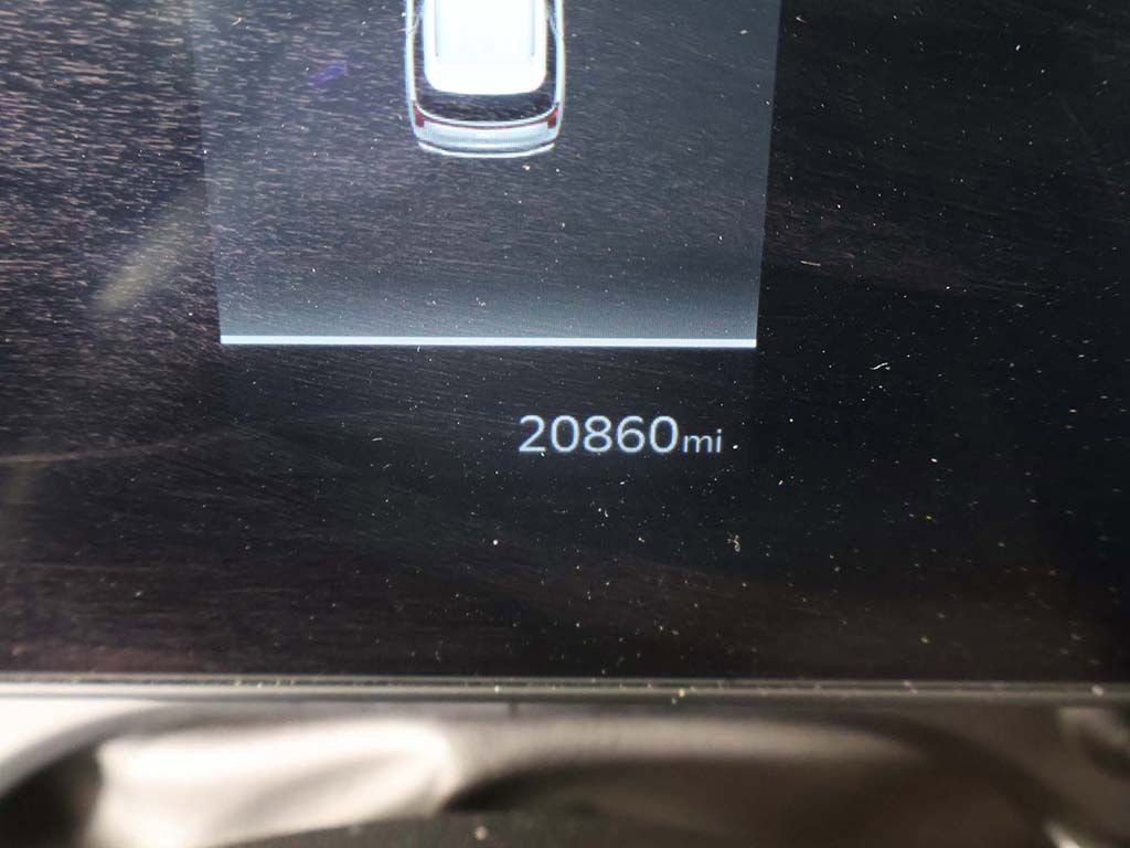 Used 2025 Kia Carnival FWD image 37