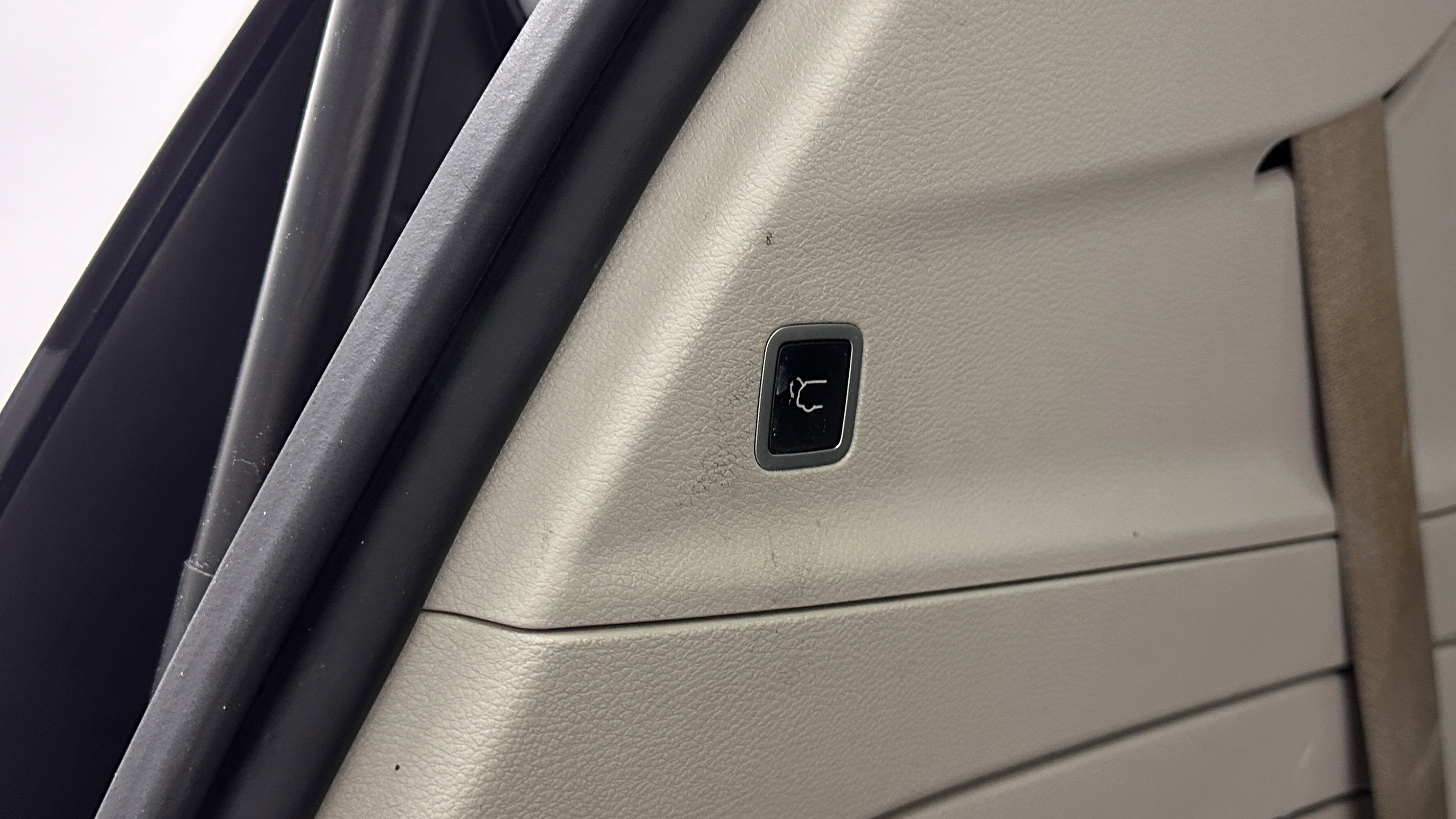 Used 2018 Chrysler Pacifica Limited w/ Advanced Safetytec Group FWD image 30