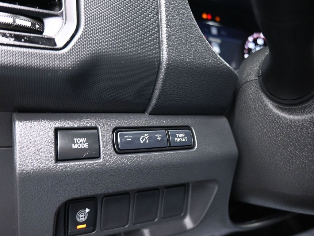 Used 2023 Nissan Frontier PRO-4X w/ Technology Package image 27