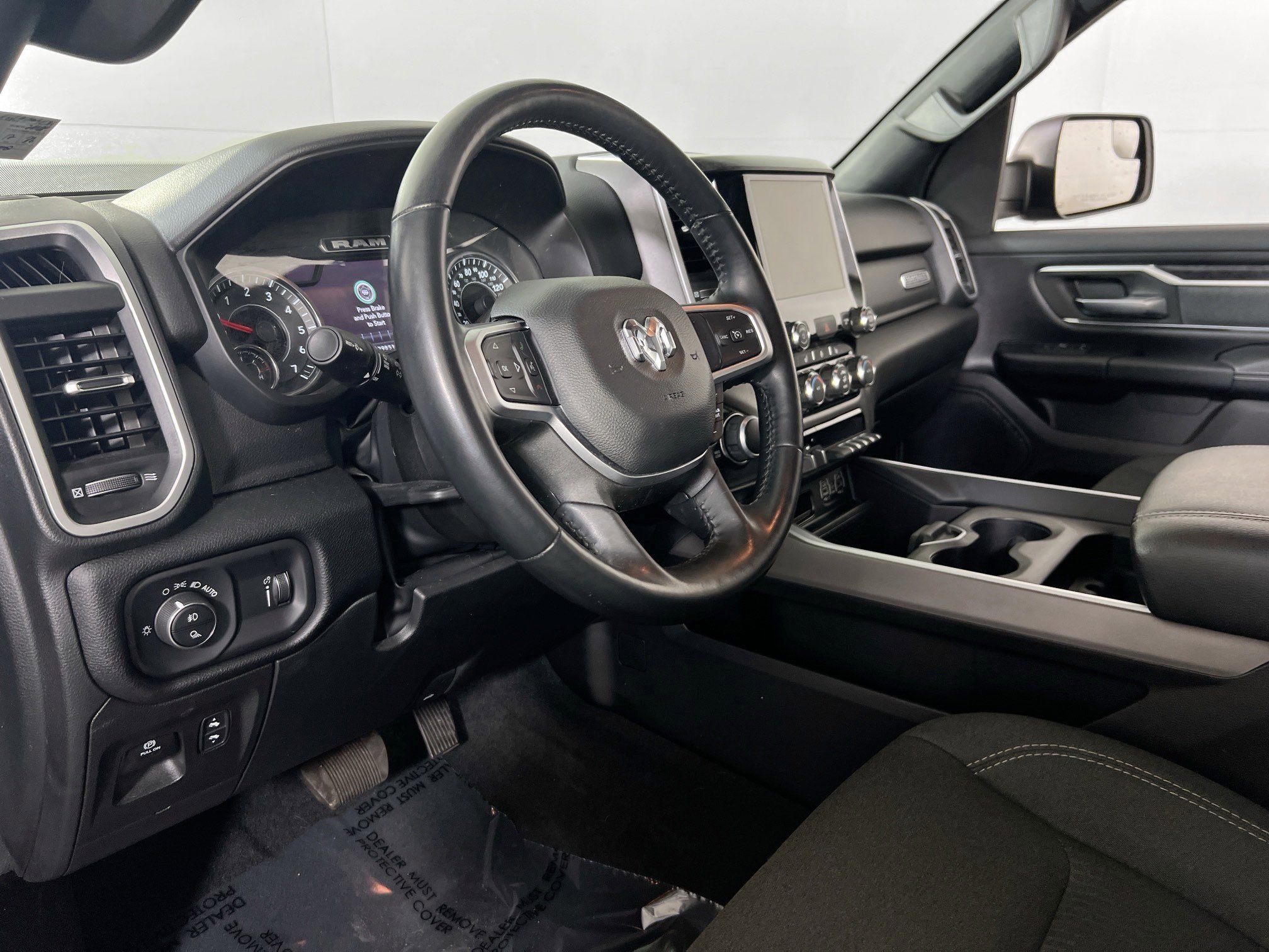 Used 2022 RAM 1500 Big Horn AWD/4WD image 9