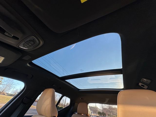 Used 2022 Volvo XC40 T5 Inscription w/ Climate Package image 27