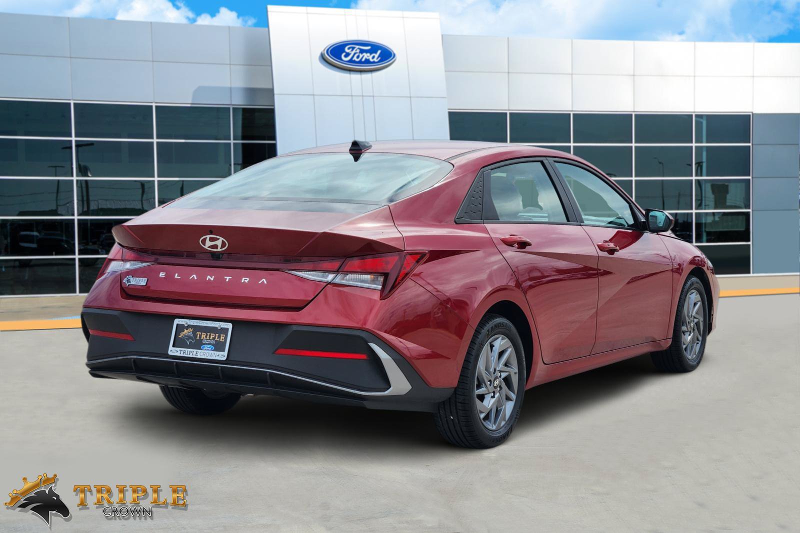 Used 2024 Hyundai Elantra SEL FWD image 5