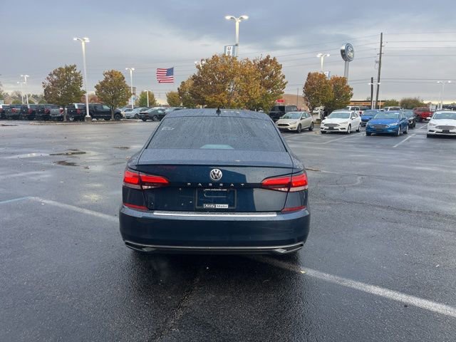 Used 2022 Volkswagen Passat 2.0T SE image 9