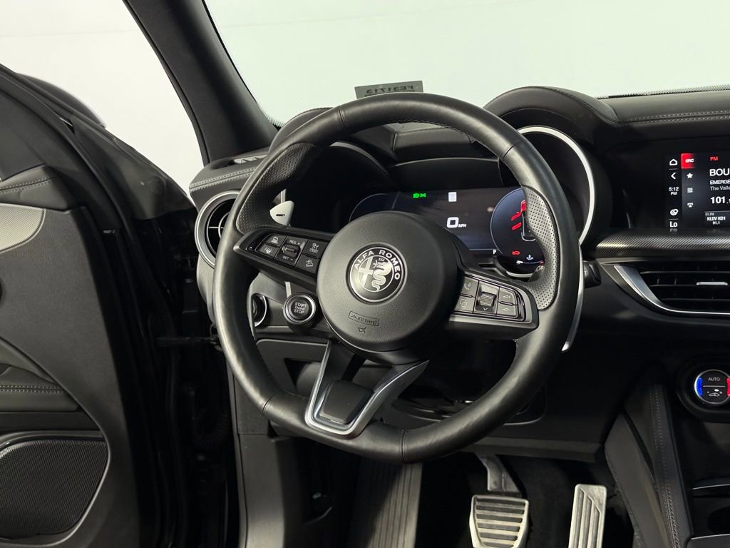 Used 2024 Alfa Romeo Stelvio Veloce image 13