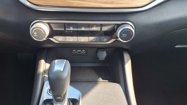 Used 2025 Nissan Altima 2.5 SV FWD image 25