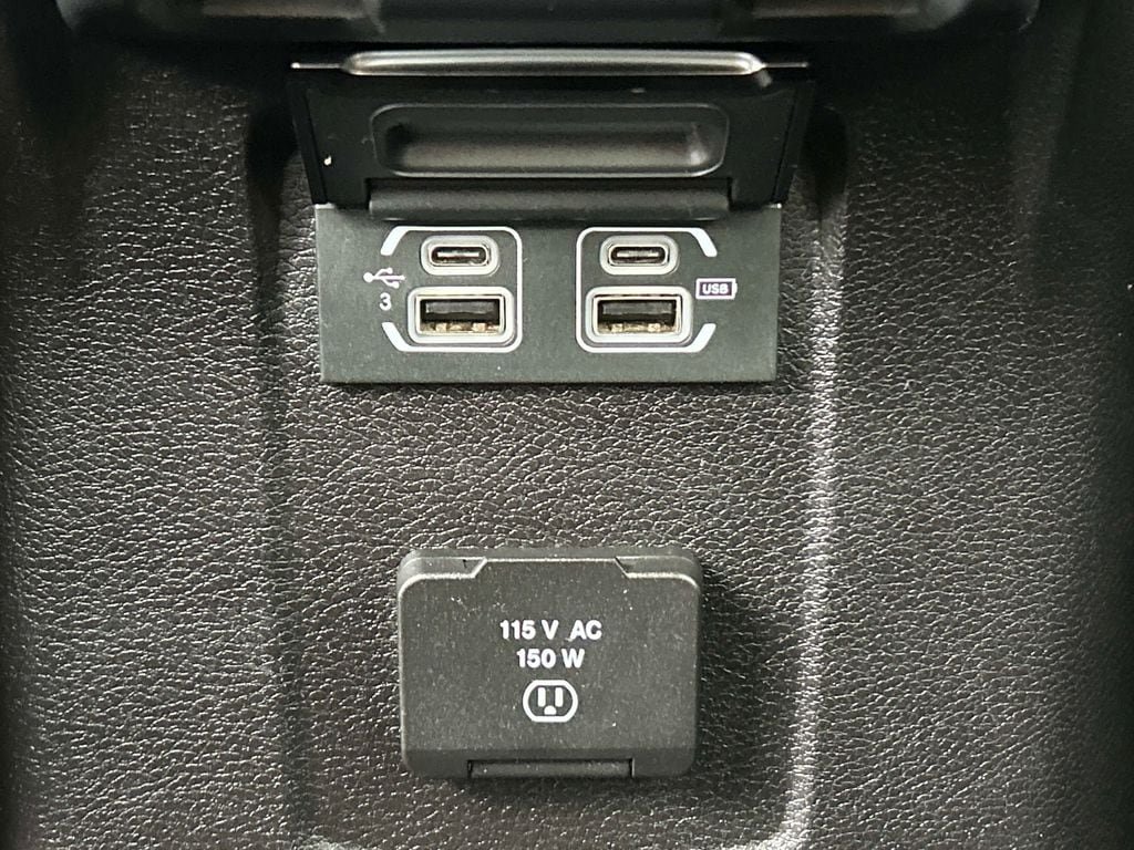Certified 2020 Jeep Wrangler Unlimited Sahara w/ Dual Top Group AWD/4WD image 19