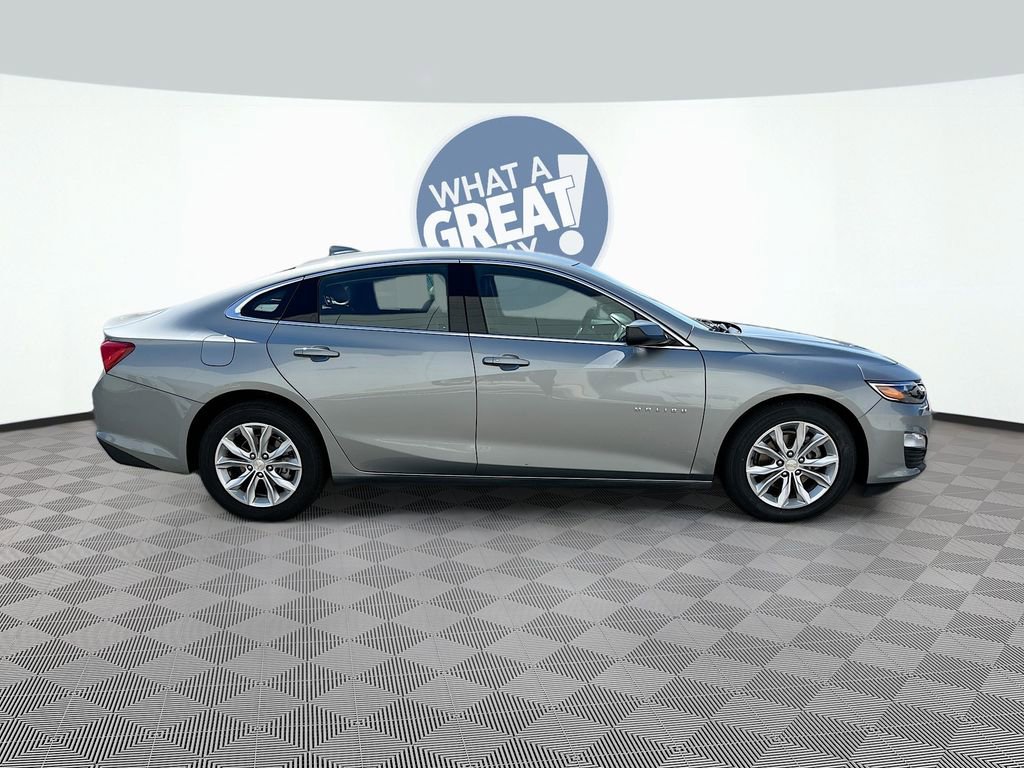 Used 2025 Chevrolet Malibu LT FWD image 4