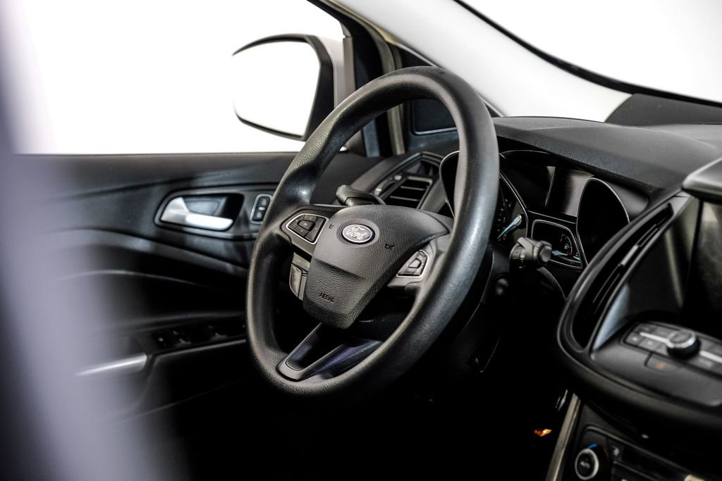 Used 2019 Ford Escape SE image 13