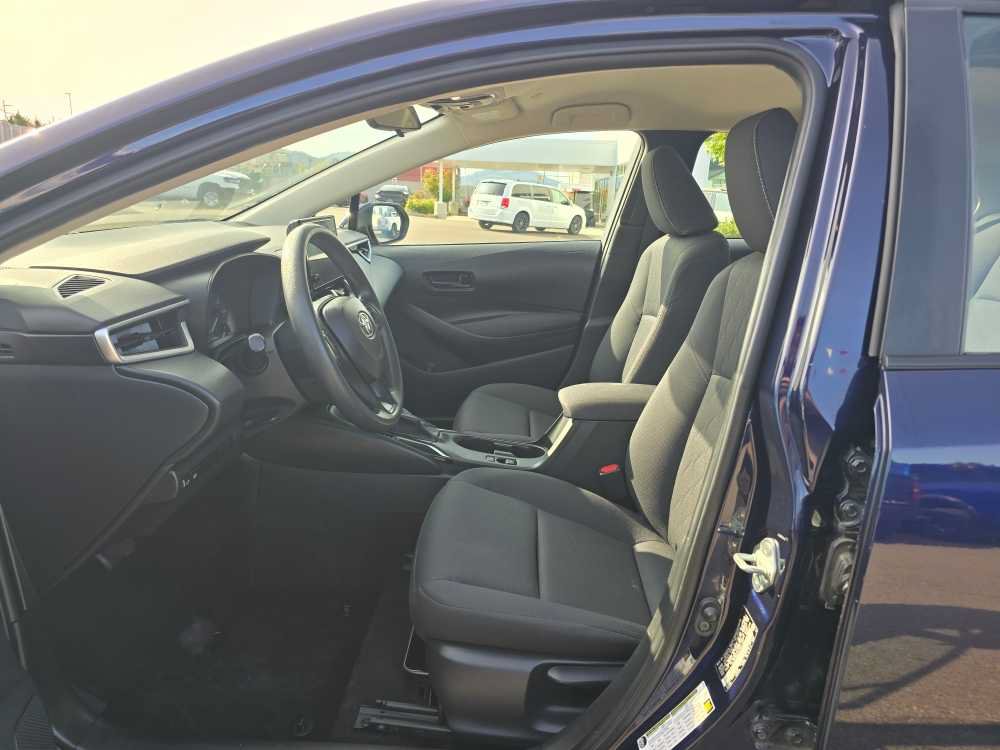 Used 2023 Toyota Corolla LE FWD image 9