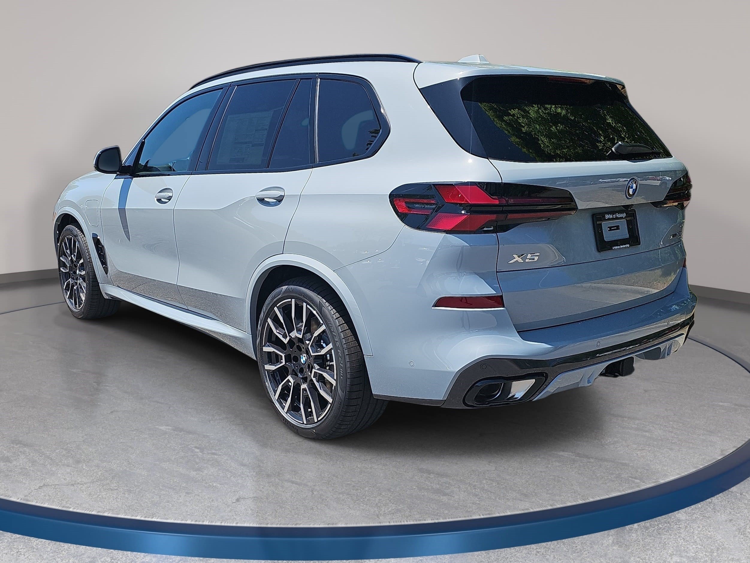New 2026 BMW X5 xDrive50e w/ M Sport Package AWD/4WD image 7