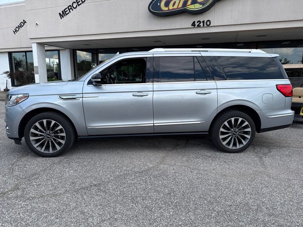 Used 2020 Lincoln Navigator L Reserve w/ Luxury Package AWD/4WD image 9
