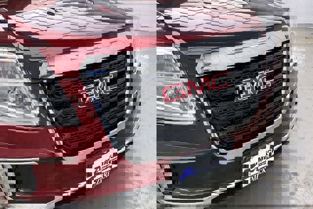 Used 2017 GMC Terrain SLE w/ Technology Package image 30