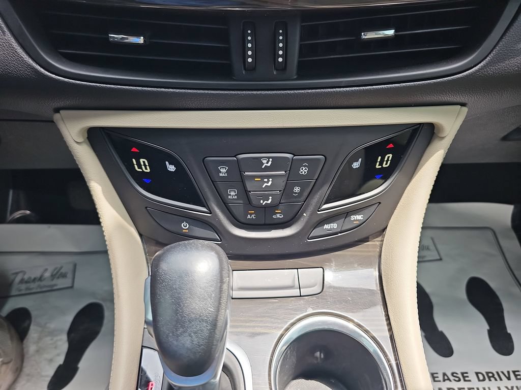 Used 2020 Buick Envision Preferred AWD/4WD image 24