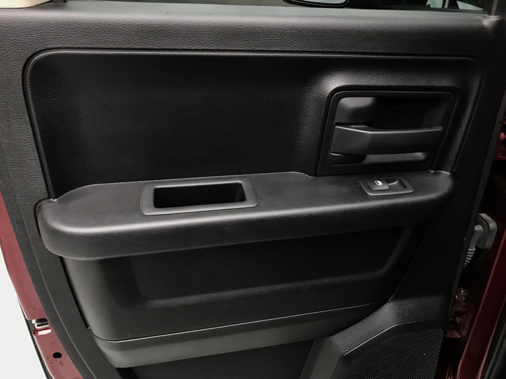 Used 2018 RAM 1500 Express w/ Express Value Package AWD/4WD image 16