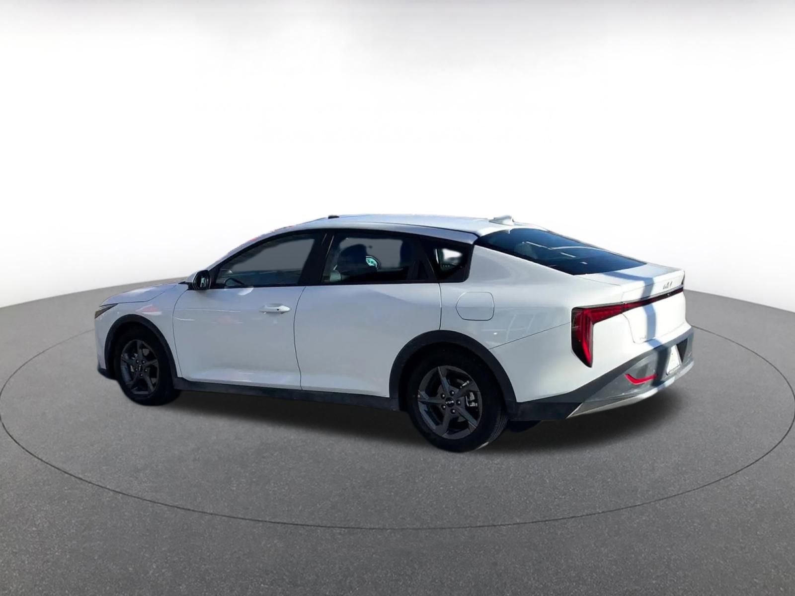 Used 2025 Kia K4 LXS image 10