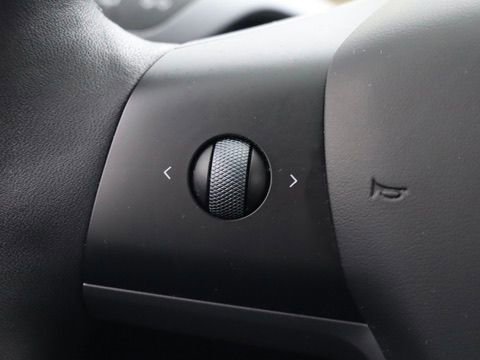 Used 2023 Tesla Model 3 Standard Range image 19