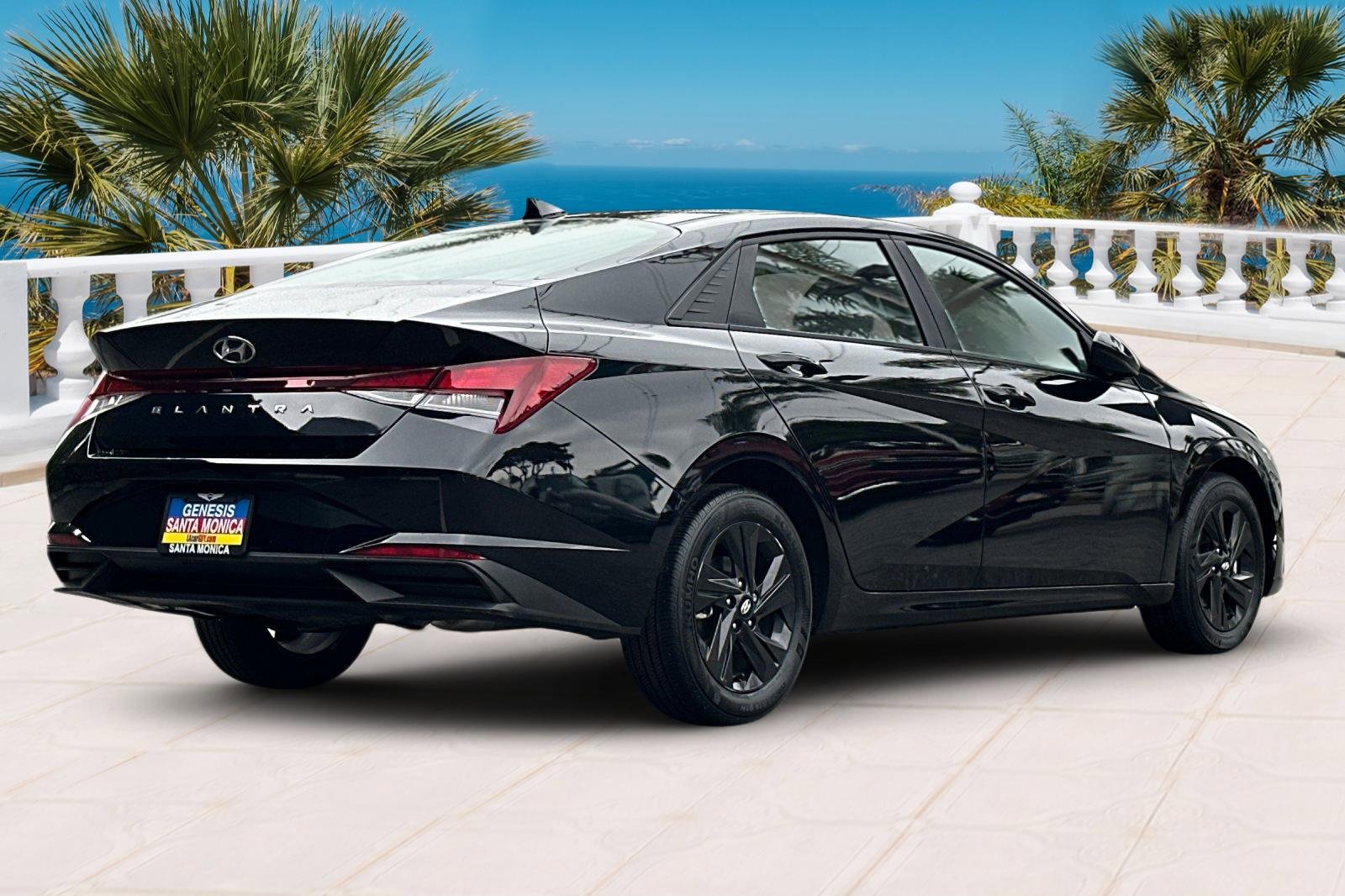 Used 2023 Hyundai Elantra SEL image 4