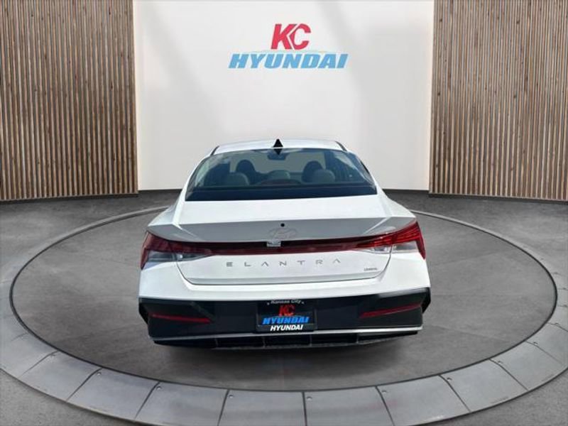 New 2025 Hyundai Elantra Limited image 5