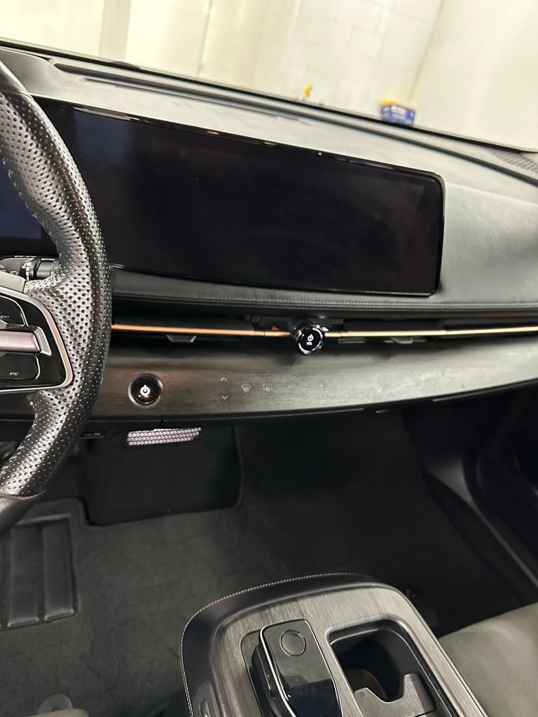 Used 2023 Nissan Ariya FWD image 16