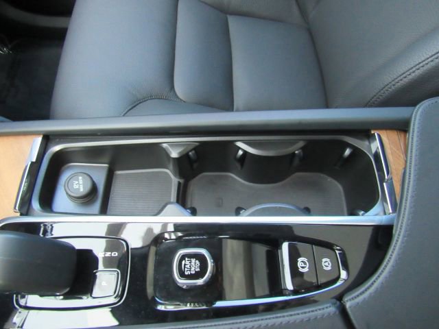 Used 2025 Volvo XC90 T8 Plus w/ Protection Package Premier image 50