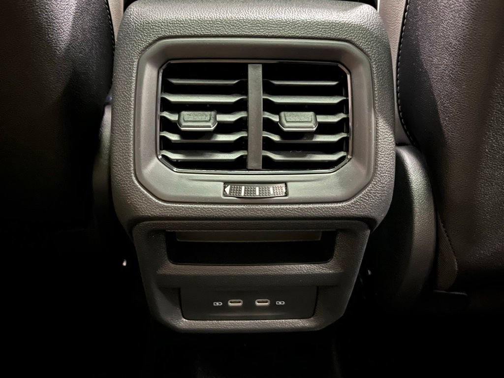 New 2026 Volkswagen Taos SE AWD/4WD image 11