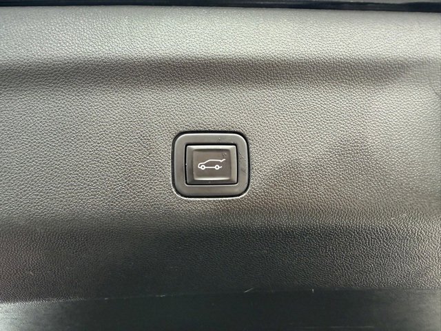 Used 2021 Chevrolet Tahoe Premier w/ Premium Package image 36