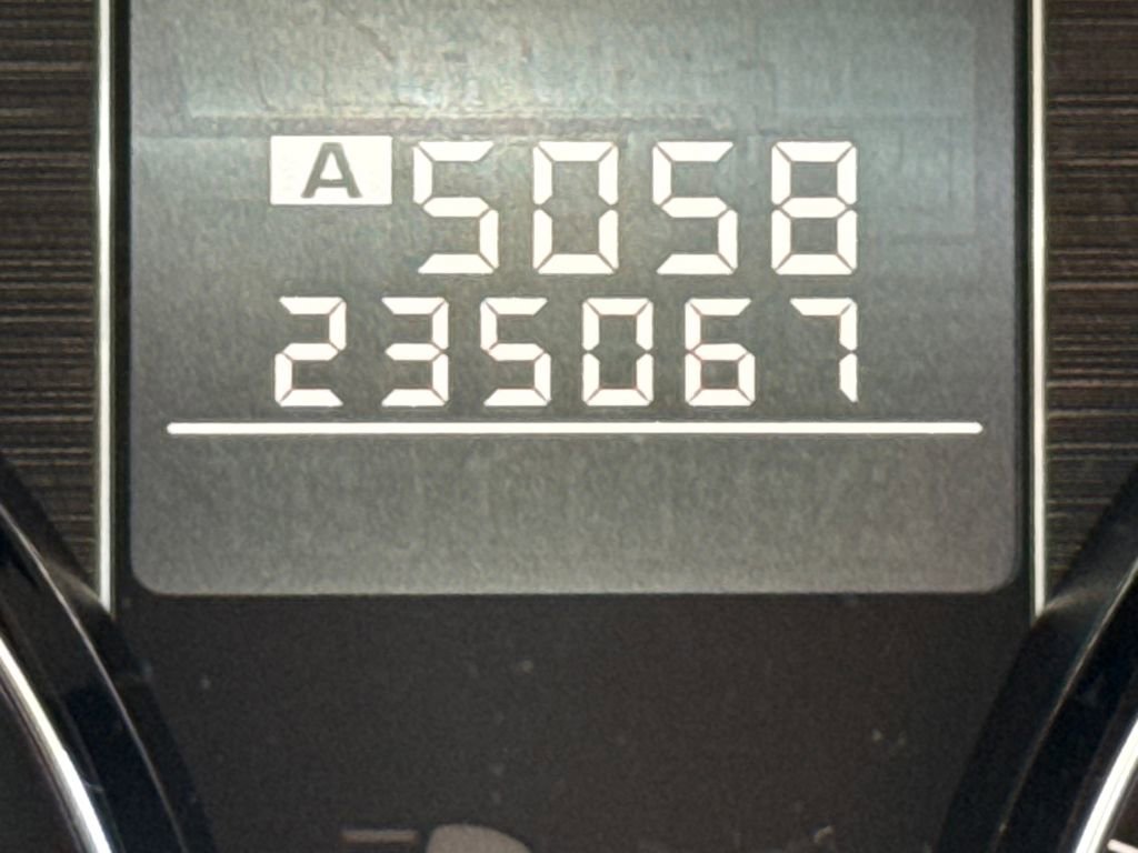 Used 2010 Subaru Outback 2.5i Limited image 20